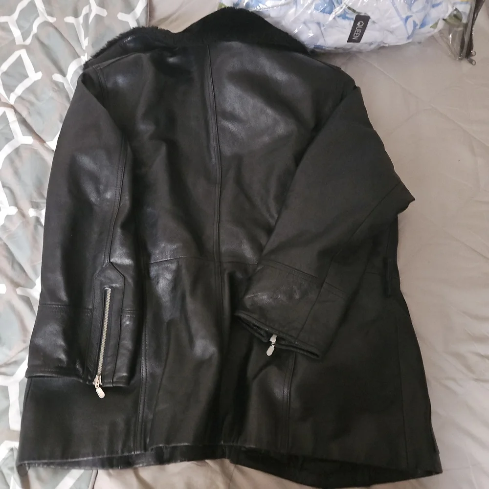 Leather jacket - Picture 8 of 10